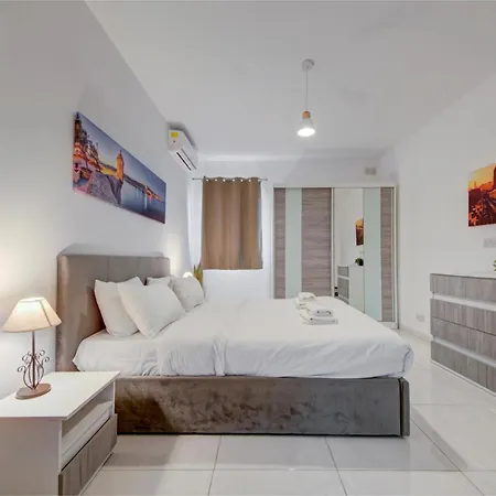 Spacious 3br With Private Terrace & Wifi By 360 Estates アパート Żabbar