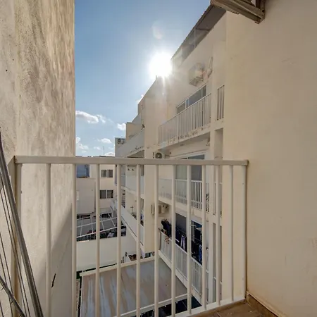 Spacious 3br With Private Terrace & Wifi By 360 Estates アパート Żabbar