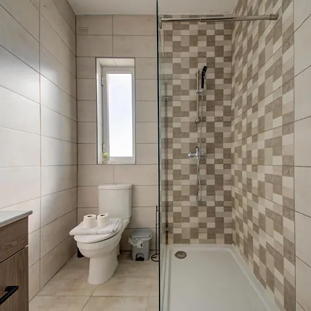 Spacious 3br With Private Terrace & Wifi By 360 Estates * Żabbar