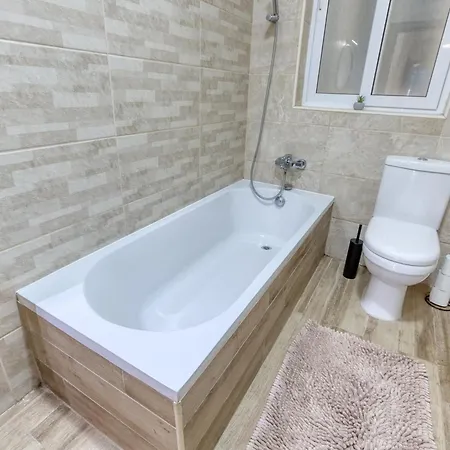 Spacious 3br With Private Terrace & Wifi By 360 Estates Apartment
