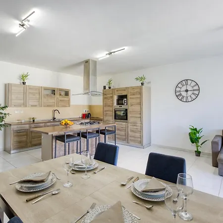 Spacious 3br With Private Terrace & Wifi By 360 Estates *