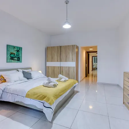 Spacious 3br With Private Terrace & Wifi By 360 Estates Apartamento Żabbar