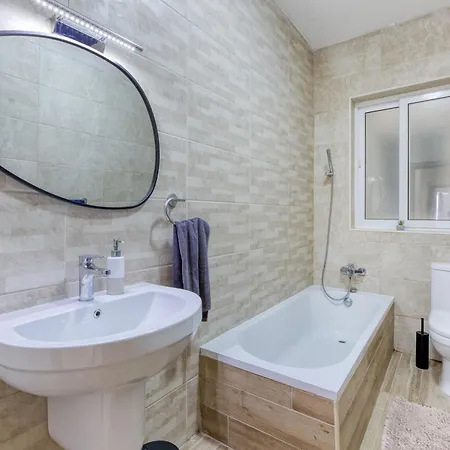 Spacious 3br With Private Terrace & Wifi By 360 Estates