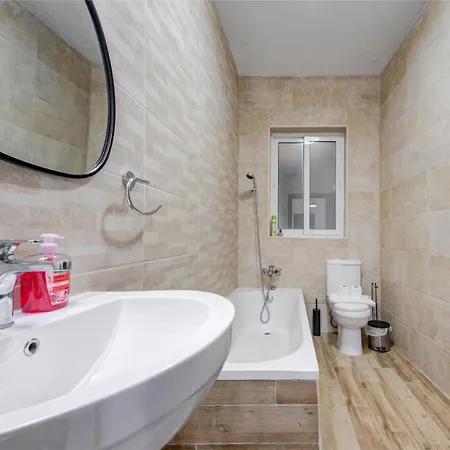 Spacious 3br With Private Terrace & Wifi By 360 Estates * Żabbar