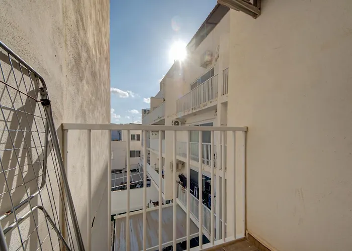 Spacious 3br With Private Terrace & Wifi By 360 Estates 아파트 Żabbar