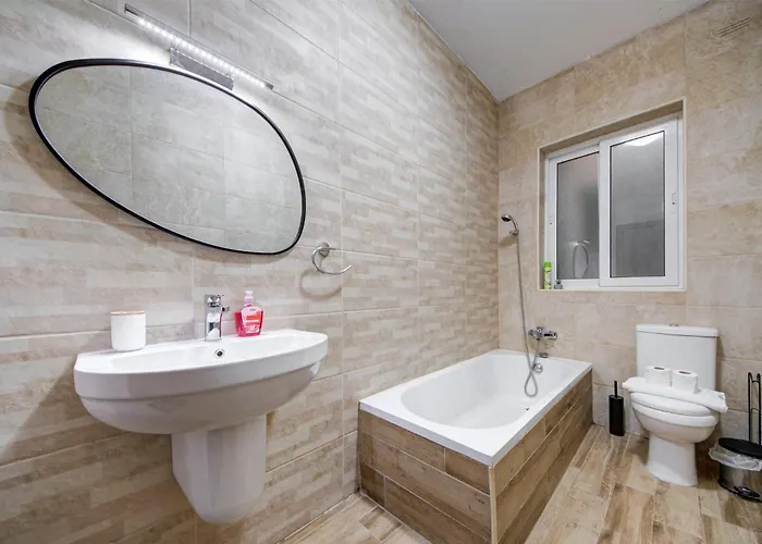 Lejlighed Spacious 3br With Private Terrace & Wifi By 360 Estates Żabbar