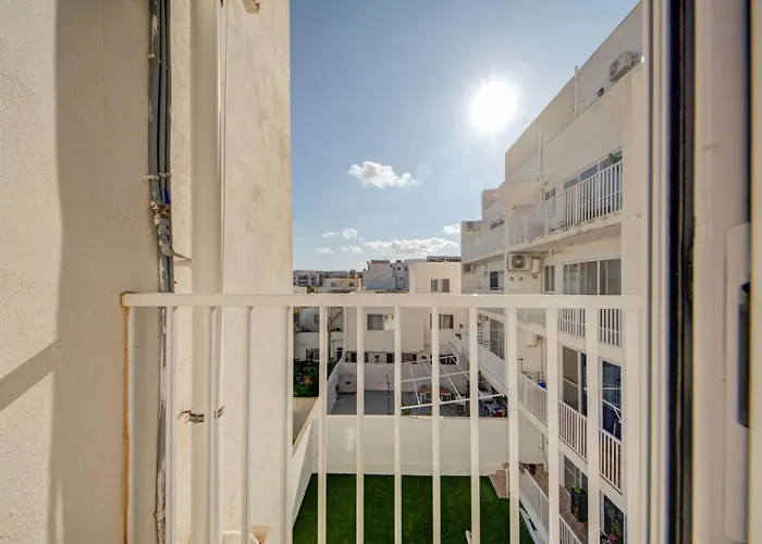 Lejlighed Spacious 3br With Private Terrace & Wifi By 360 Estates